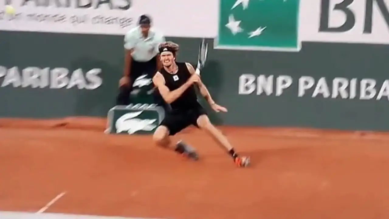 Alexander Zverev ankle injury in slow motion (video)